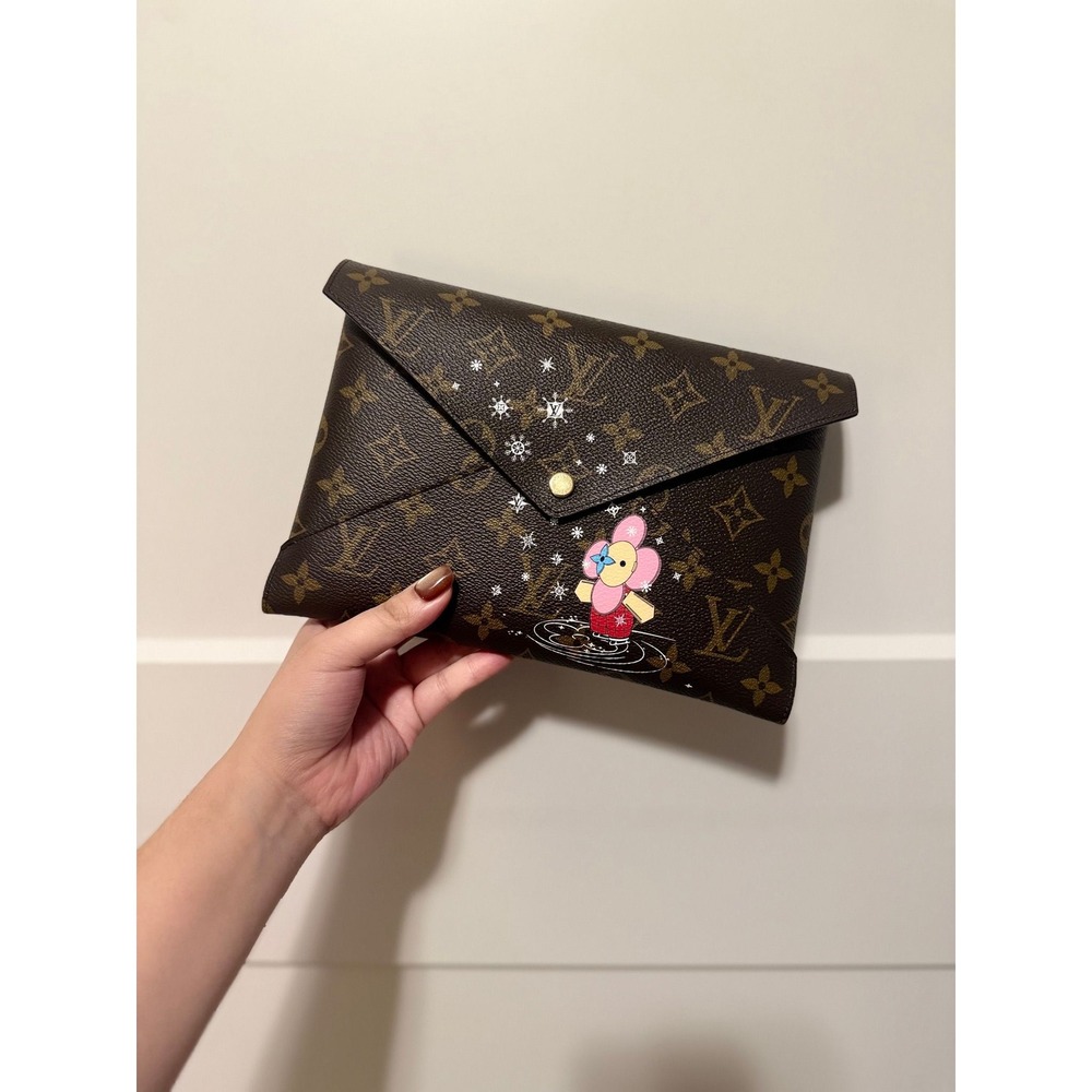 166 - Louis Vuitton 2023 Christmas Animation Kirigami Pochette